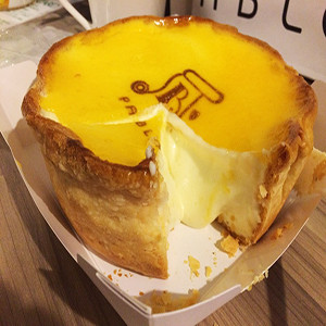 Phát sốt với bánh Tart Phô Mai "Đụng vào là tan chảy"