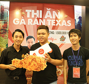 Lộ diện người thắng cuộc "Thi ăn gà rán Texas" rinh 1.500.000 đồng