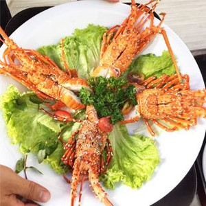Không cần đi biển vì đã có vựa HẢI SẢN TƯƠI NGON giữa Đà Lạt