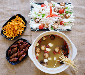 Cuối năm rủ cả nhà đi ăn lẩu nấm thiên nhiên bổ dưỡng