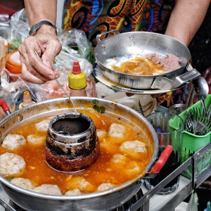 9 TIỆM BÁNH MÌ NỔI TIẾNG nhất định phải thử ở VN