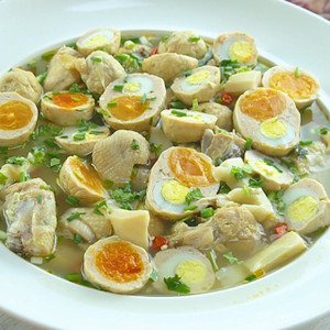 Tết  lạ miệng cùng CANH MĂNG GÀ VIÊN TRỨNG MUỐI thêm hương lạ cho vị Tết quen