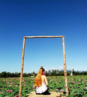 Muôn kiểu tạo dáng ở CÁNH ĐỒNG SEN ĐẸP NGỠ NGÀNG láng giềng Phan Thiết