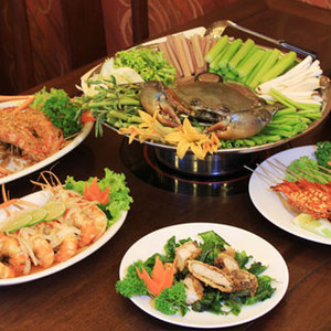 Oanh Tạc Tiệc Tùng Với Hải Sản No Nứt Bụng