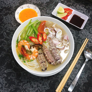 BÚN HẢI SẢN BỀ BỀ - món ngon không thể bỏ lỡ khi đến Vũng Tàu