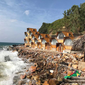 Không muốn về khi đến khu NHÀ TỔ ONG độc đáo bên bờ biển Nam Du 