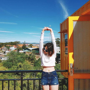 Pose 1000 kiểu với thùng CONTAINER SẮC MÀU SIÊU CHẤT LỪ ở Đà Lạt