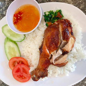 Đến thượng đế cũng thèm CƠM TRƯA NÓNG HỔI món nào cũng ngon