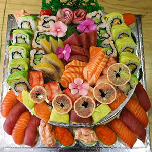 Sinh nhật độc lạ với BÁNH SINH NHẬT SUSHI bao ngon bao lạ ở Bình Dương