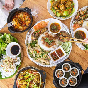 Khó lòng cưỡng lại mẹt gà đủ vị ngon nức lòng chỉ 69k ở Mô Ri quán