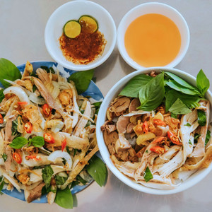Hóng ngay địa chỉ ''BÁNH ƯỚT LÒNG GÀ'' mới toe, hút khách ầm ầm ĐL