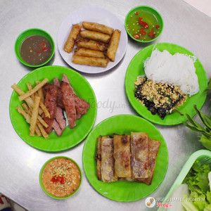 Ngon lạ miệng với 5 quán chả lụi lagi ở Sài Gòn