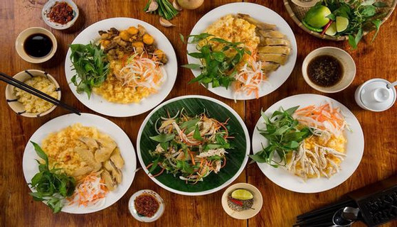 Ăn ngon “nuốt lưỡi”, ăn quên lối về với top 5 quán cơm gà phải thử ở Hội An