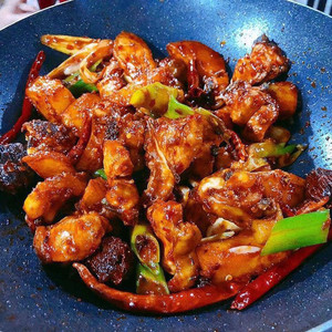 KHÁM PHÁ QUÁN ''LẨU GÀ KHÔ CAY'' LÚC NÀO CŨNG ĐÔNG KHÁCH TẠI ĐÀ LẠT