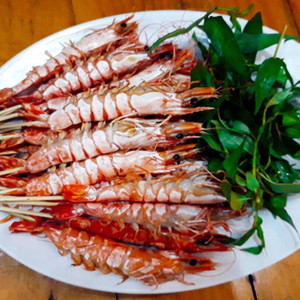 Tiệc tùng linh đình ở VƯƠNG QUỐC HẢI SẢN món nào cũng ngon
