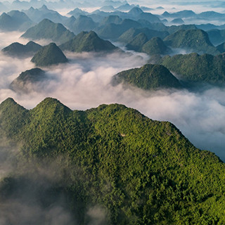 Ngẩn ngơ trước VẺ ĐẸP THÁNG 7 CỦA ĐÌNH NÚI NÀ LAY siêu hùng vĩ nhưng vẫn đầy thơ mộng