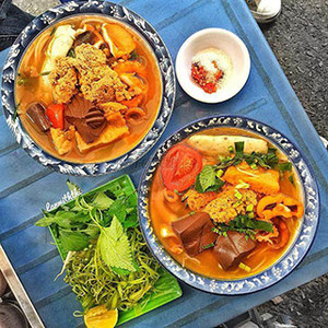 (HCM) Ngon ngất ngưỡng với tô bánh canh bạch tuộc đầy sụ nổi danh khu quận 8