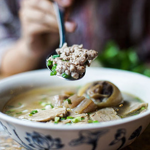 Chìm đắm trong hương vị khó cưỡng của món PHỞ ĐUÔI BÒ Dì Mai