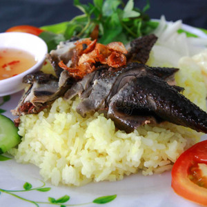 [ĐN] Bồi bổ cả nhà với đặc sản Gà ác Ngũ Trảo lừng danh