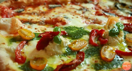  Choáng với Pizza 1 mét thủ công 