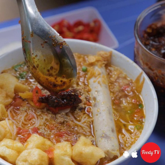 Tiếng lành đồn xa "BÚN RIÊU ĐẪM GẠCH VÀNG ƯƠM" chật kín chân cầu thang