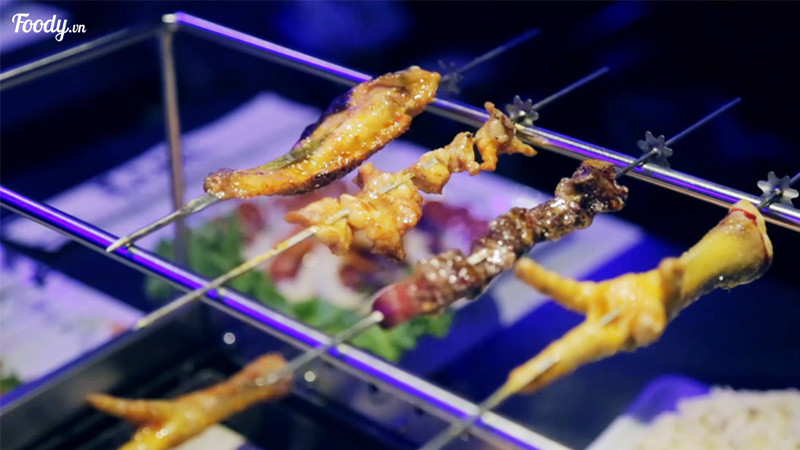 Nướng xiên que tự quay độc nhất Hà Nội