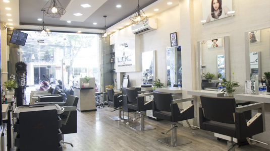 Tự tin sải bước với "SALON TÓC QUÁ TRỜI ƯU ĐÃI" ngay trung tâm