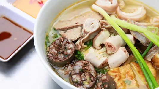 Bún lòng ngon mê ly mới lạ khu Hai Bà Trưng