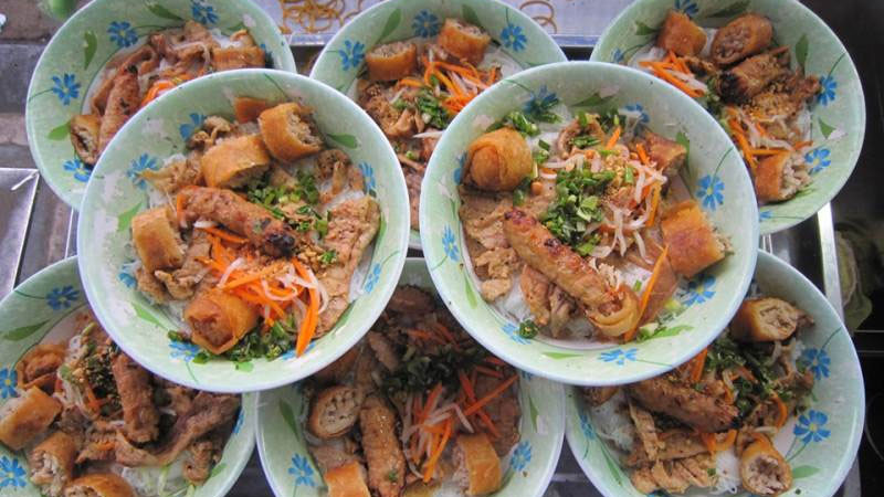 Bún thịt nướng