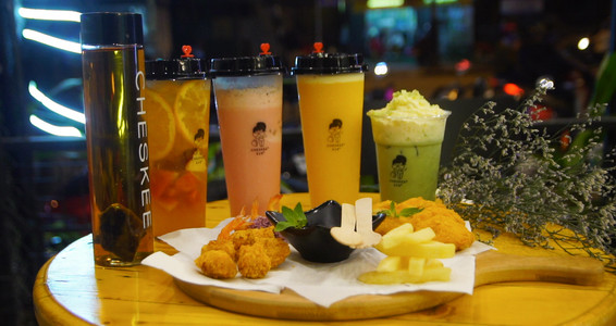 Đổ cái rầm "CHESKE MILK TEA GIÁ CHỈ 1K" làm teen Huế điêu đứng