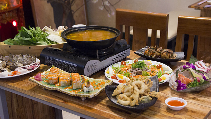 Bám trụ cuối tháng "HÀNG SUSHI RẺ TRANH PHẦN THIÊN HẠ" để dẫn cạ đi ăn