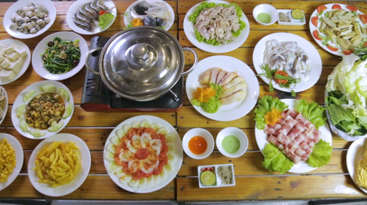 Nhúng tẹt ga "BUFFET LẨU NO CĂNG" quận Cầu Giấy chỉ hơn 100k/người