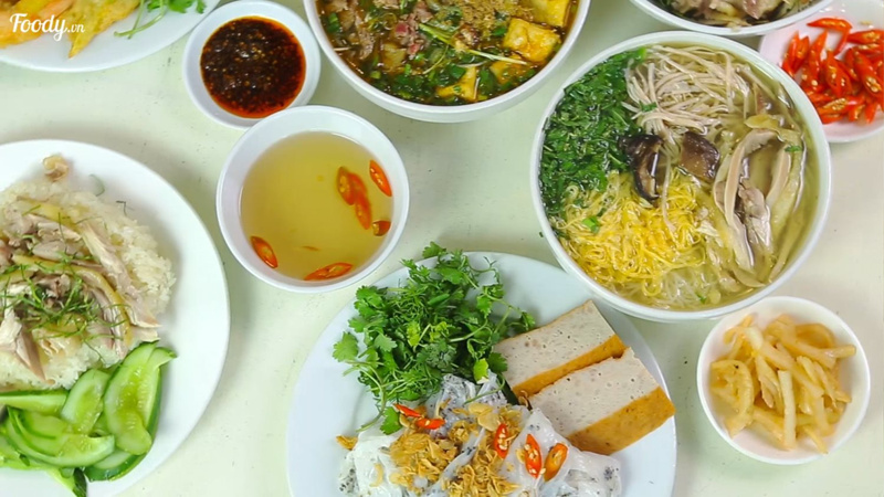 Lặn lội tới Bờ Hồ thử "BÚN THANG, CHẢ CÁ" đượm hương Hà thành