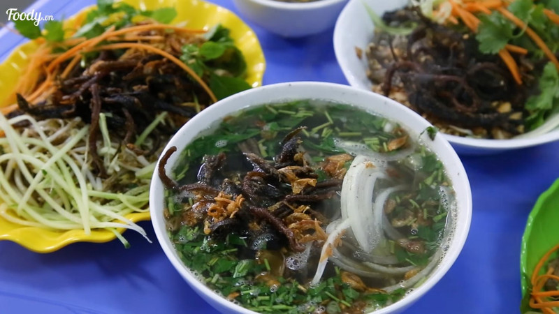 Miến Lươn thơm phức phố Phủ Doãn 