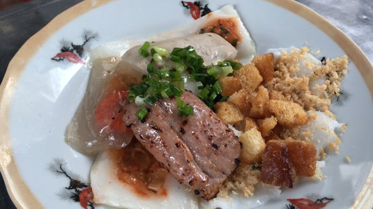 Bánh huế Chợ Bàn Cờ