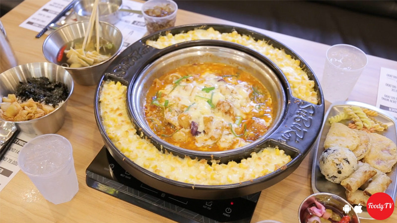 [Đột kích “BUFFET TOKPOKI” không no không về, giá mềm èo]