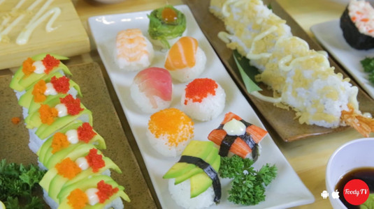 Náo loạn khu Cầu Giấy "1 RỪNG SUSHI VIÊN CHẤT LỪ" rẻ hú hồn 3k-8k