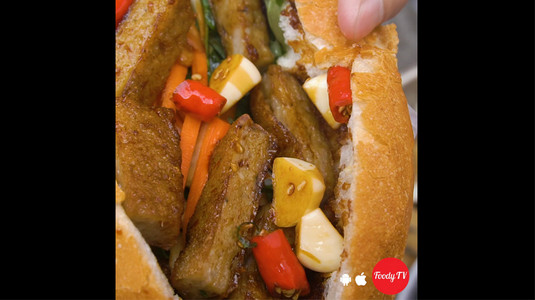 [Lỡ thử coi chừng ghiền "BÁNH MÌ CHẢ CÁ 12K" sao mà ngon thế]