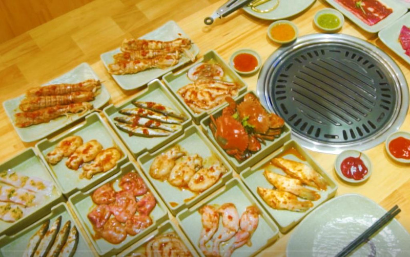 ["'BUFFET NƯỚNG LẨU CHỈ TỪ 159K" chiến thả ga quên lối về]