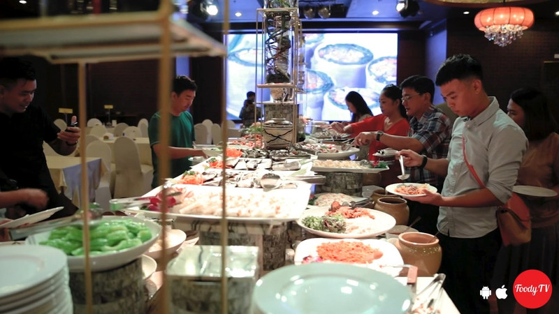 Lạc lối tại THIÊN ĐƯỜNG BUFFET CHAY chỉ duy nhất 1 lần trong năm