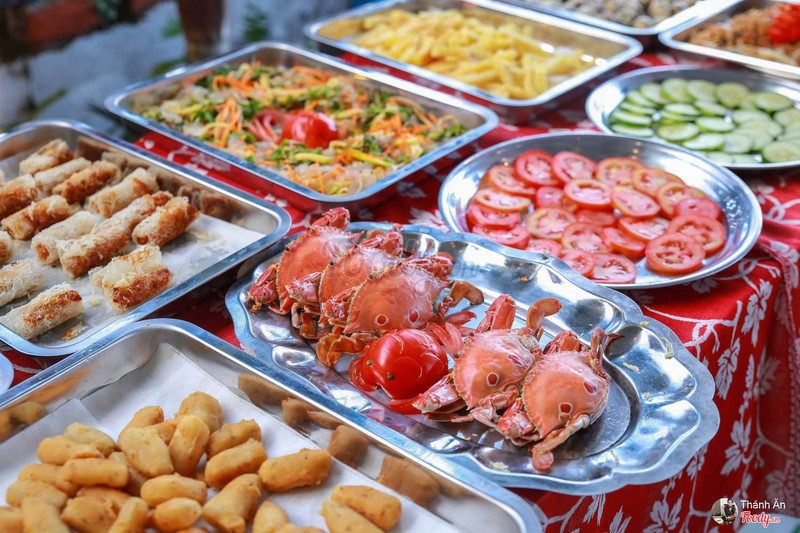 Tíu ta tíu tít đi choén "BUFFET VIEW TRỰC DIỆN BIỂN" ngó giá quên ưu phiền