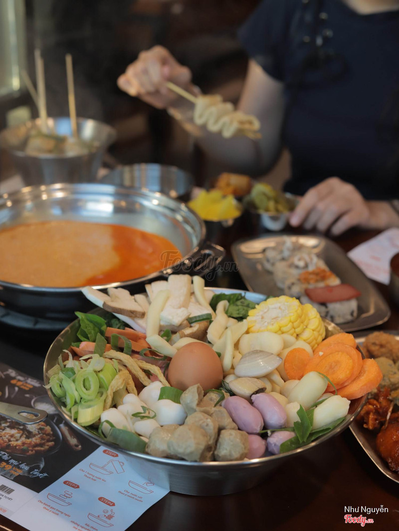 Ăn no thỏa thích "BUFFET TOKPOKKI" lại thêm chi nhánh mới