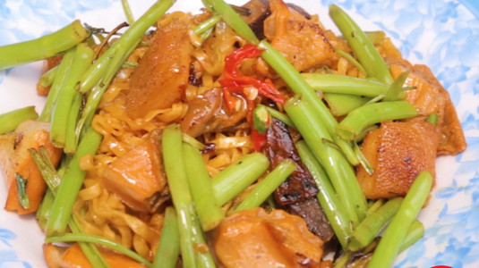 [Ăn đi rồi ghiền "PHÁ LẤU VỈA HÈ" đồng giá 20k siêu đông khách]