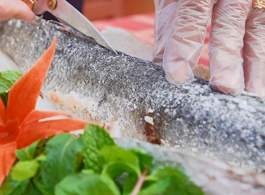 [Đãi gia đình "ĐẠI TIỆC MÓN NGON" trong không gian sân vườn mát mẻ]