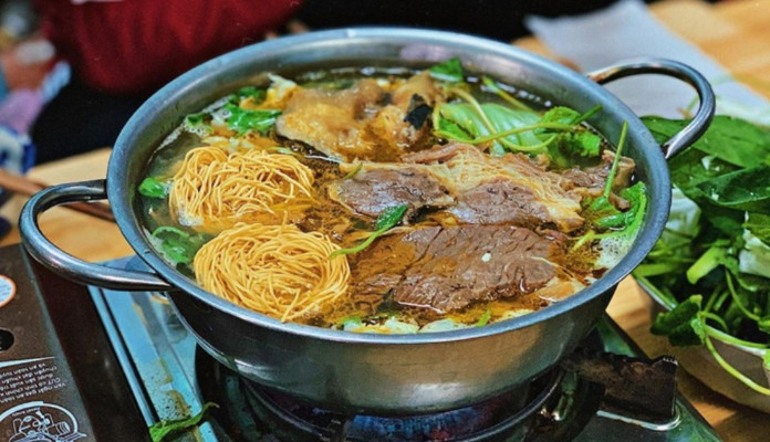 Lẩu Bò Nhà Gỗ - Phan Văn Trị