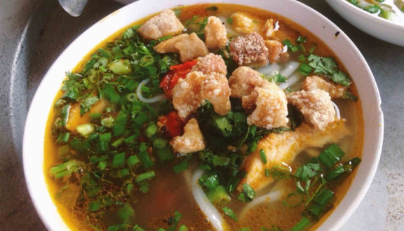 Bé Huế - Bánh Canh Cá Lóc & Chả Cua - Lê Tấn Trung