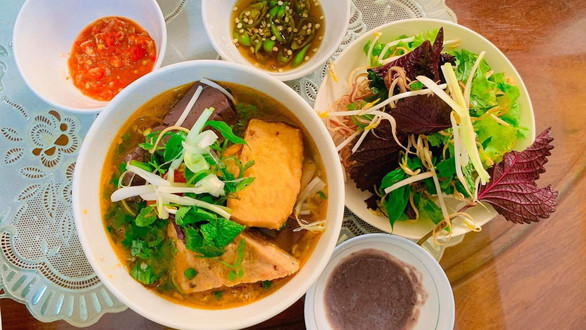 Bún Riêu & Bánh Canh Cua Rời Hương Thủy