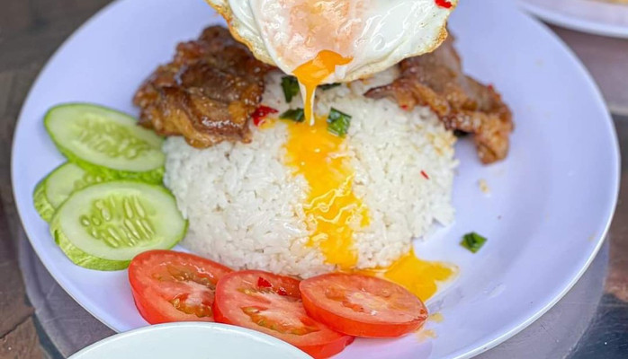 Cơm Tấm & Bún Riêu Trang Hoàng - Dương Bạch Mai