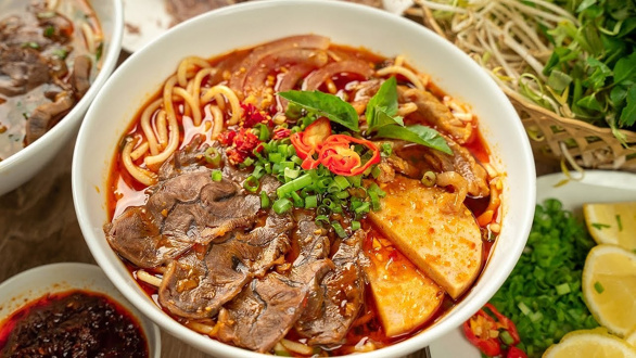 Bún Bò Châu Sa - Huỳnh Văn Nghệ