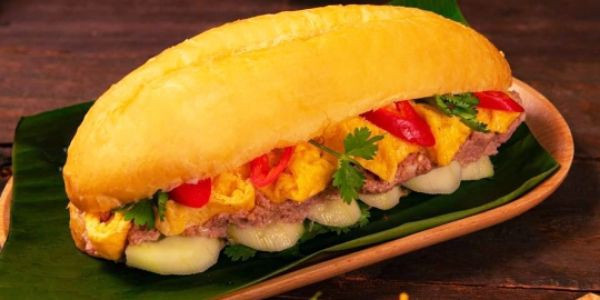 Bánh Mì Pate Cột Đèn Hải Phòng - Ngọc Lâm